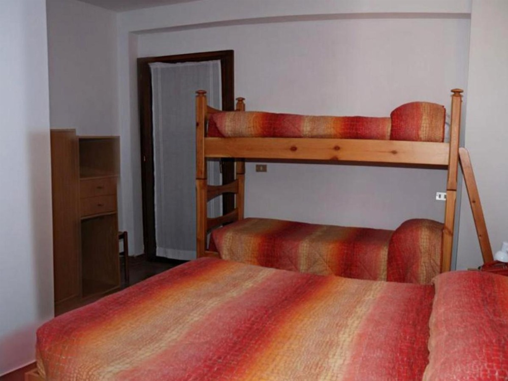 Room image 3