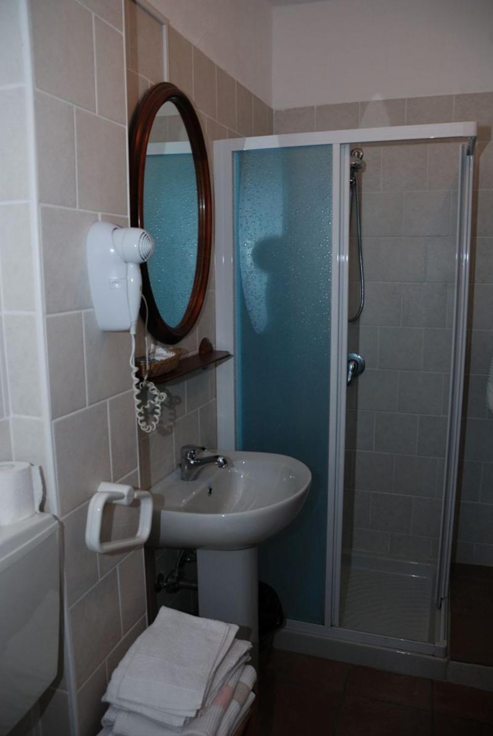Room image 4